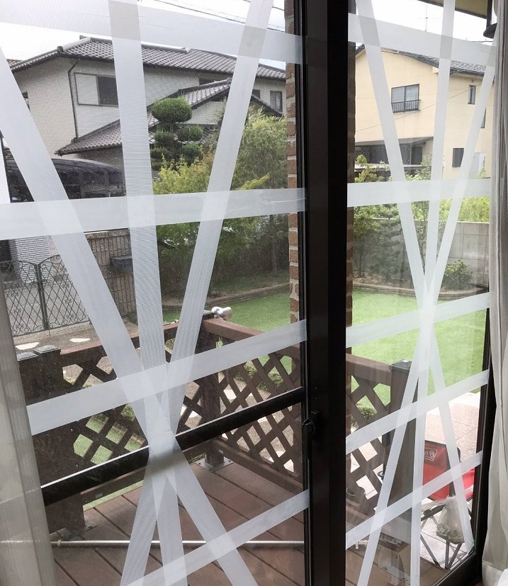 ガラス 台風 補強 窓
