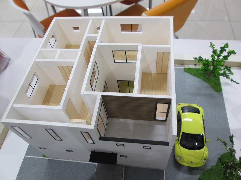 住宅模型って　楽しいですよ！