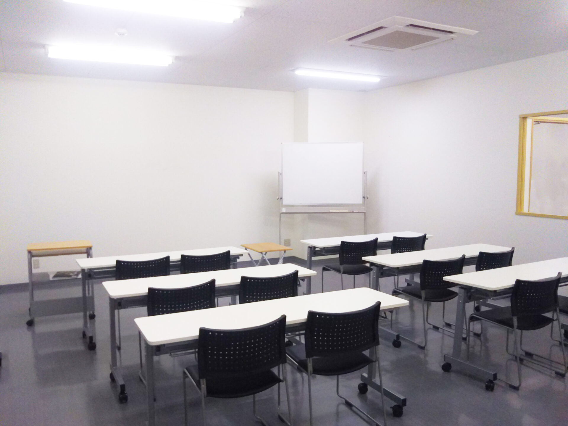 ｢家づくり学校｣でのセミナーや勉強会が行われるお部屋です。オープンな空間で楽しく家づくりのことを学んでください。