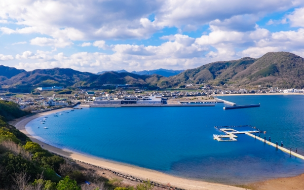 さぬき市津田湾からの遠景