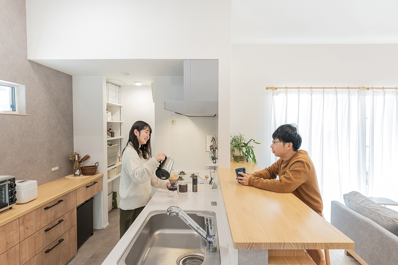 造作カウンターのあるキッチン