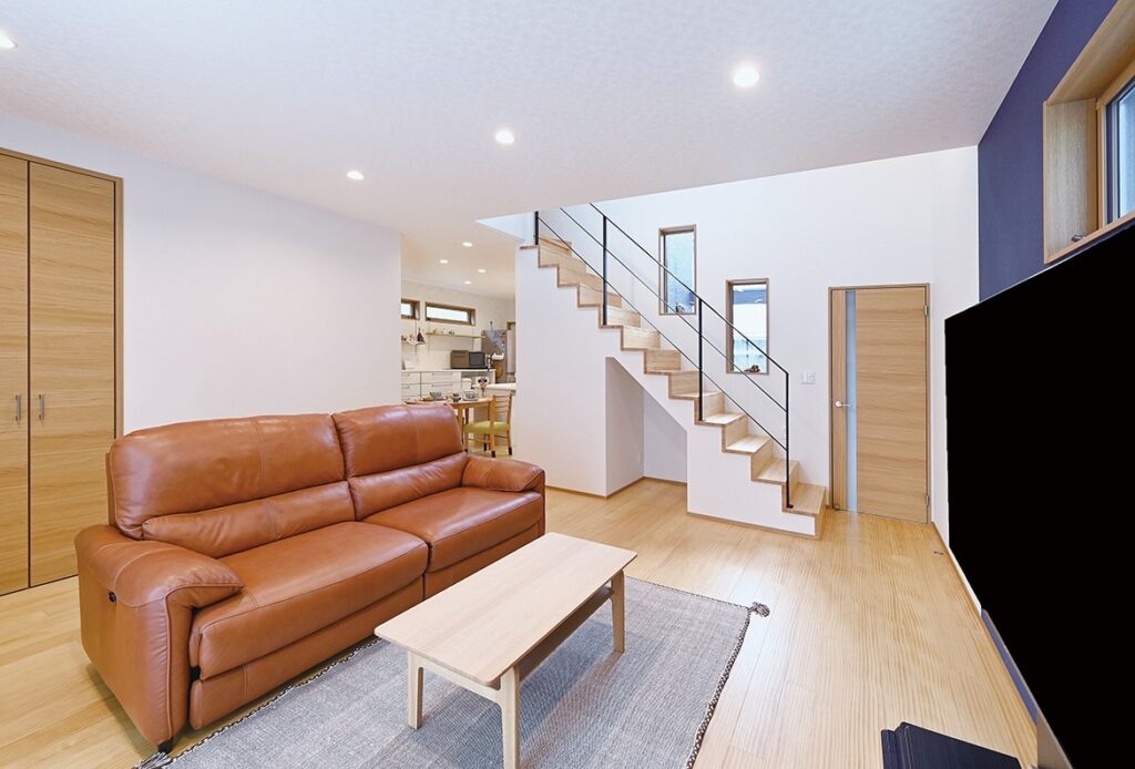 住宅展示場に行った後「家づくり学校松山校」を利用して建てた方の建築実例