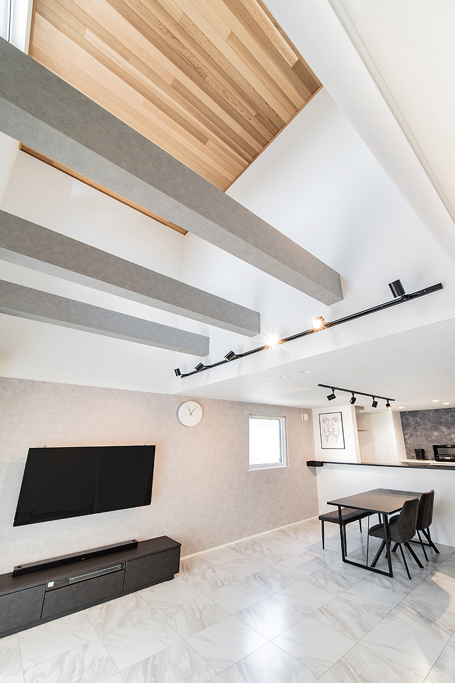 吹き抜けリビング