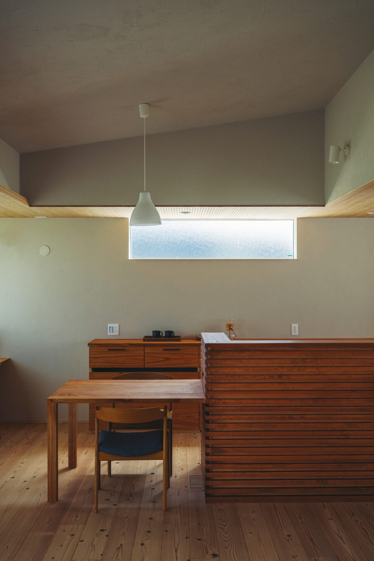 スキューバと緑を楽しむ、自然素材の家