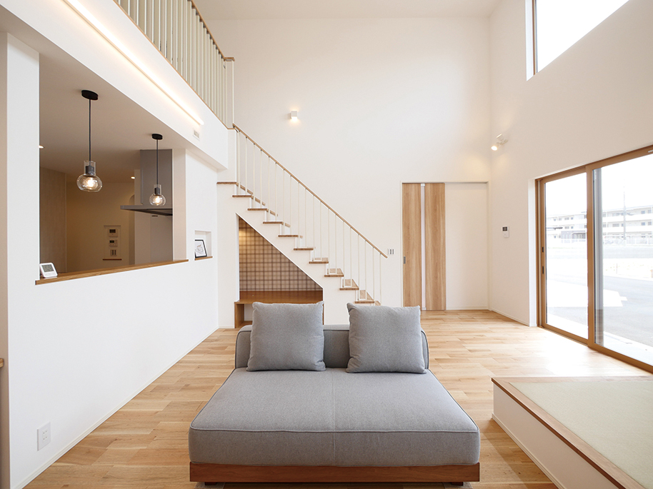 自然光が注ぐリビング