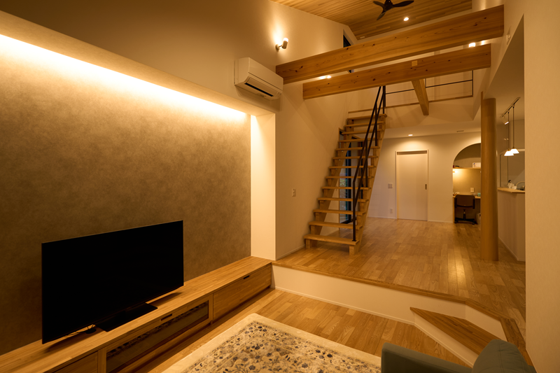 NEUBAU（ノイバウ）【松山市古三津】