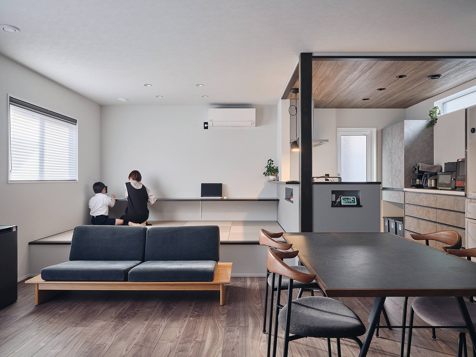 子どもと向き合う小上がりの家