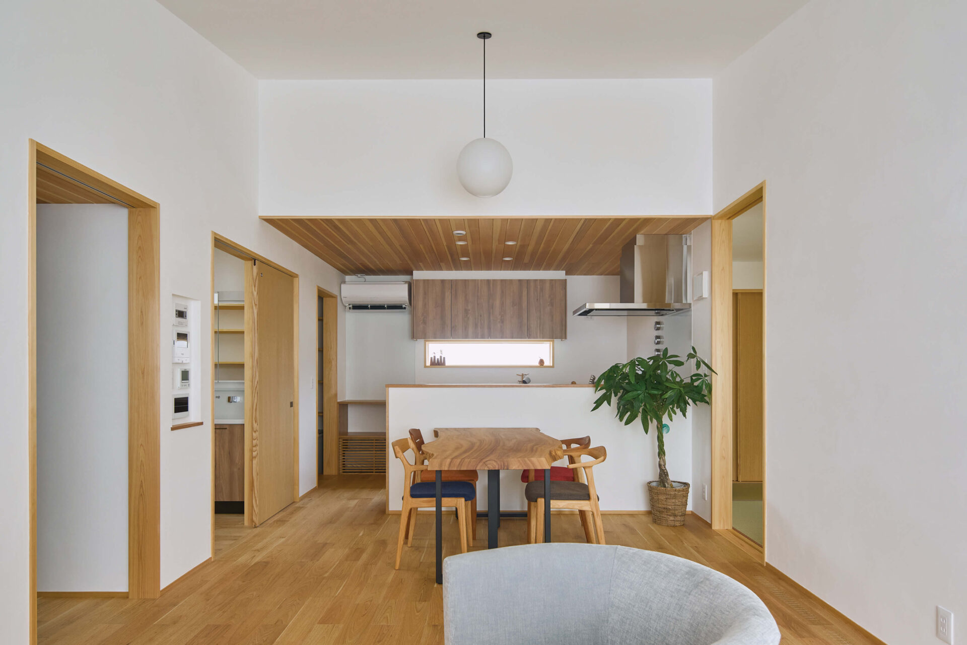 未来を見据えたミニマムな平屋