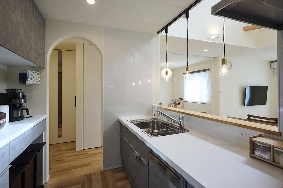 アールの垂れ壁