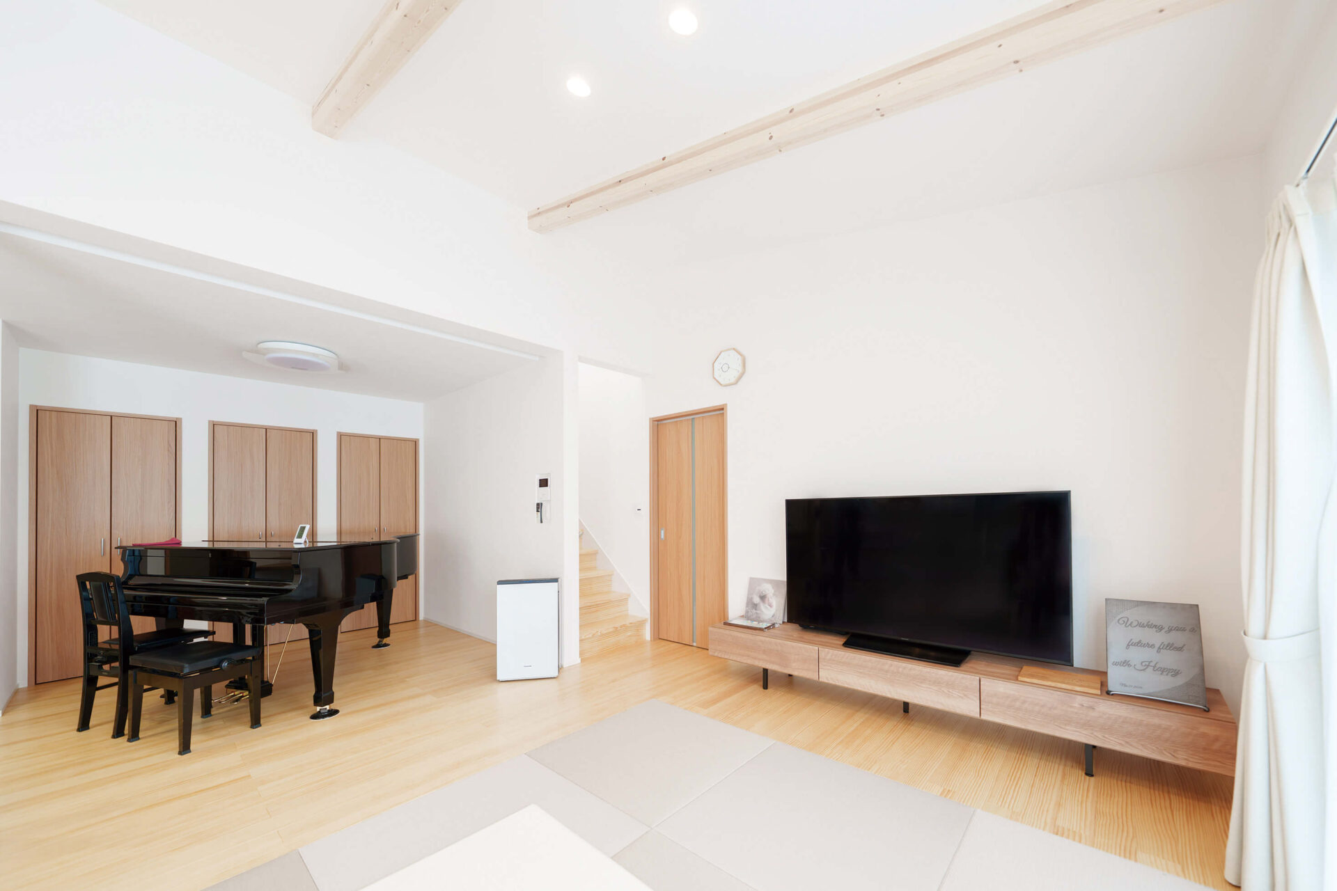 光と音が奏でる家族時間