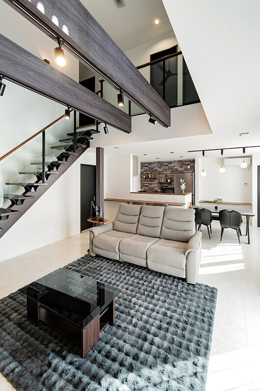 日常に溶け込む、非日常のくつろぎを感じる家