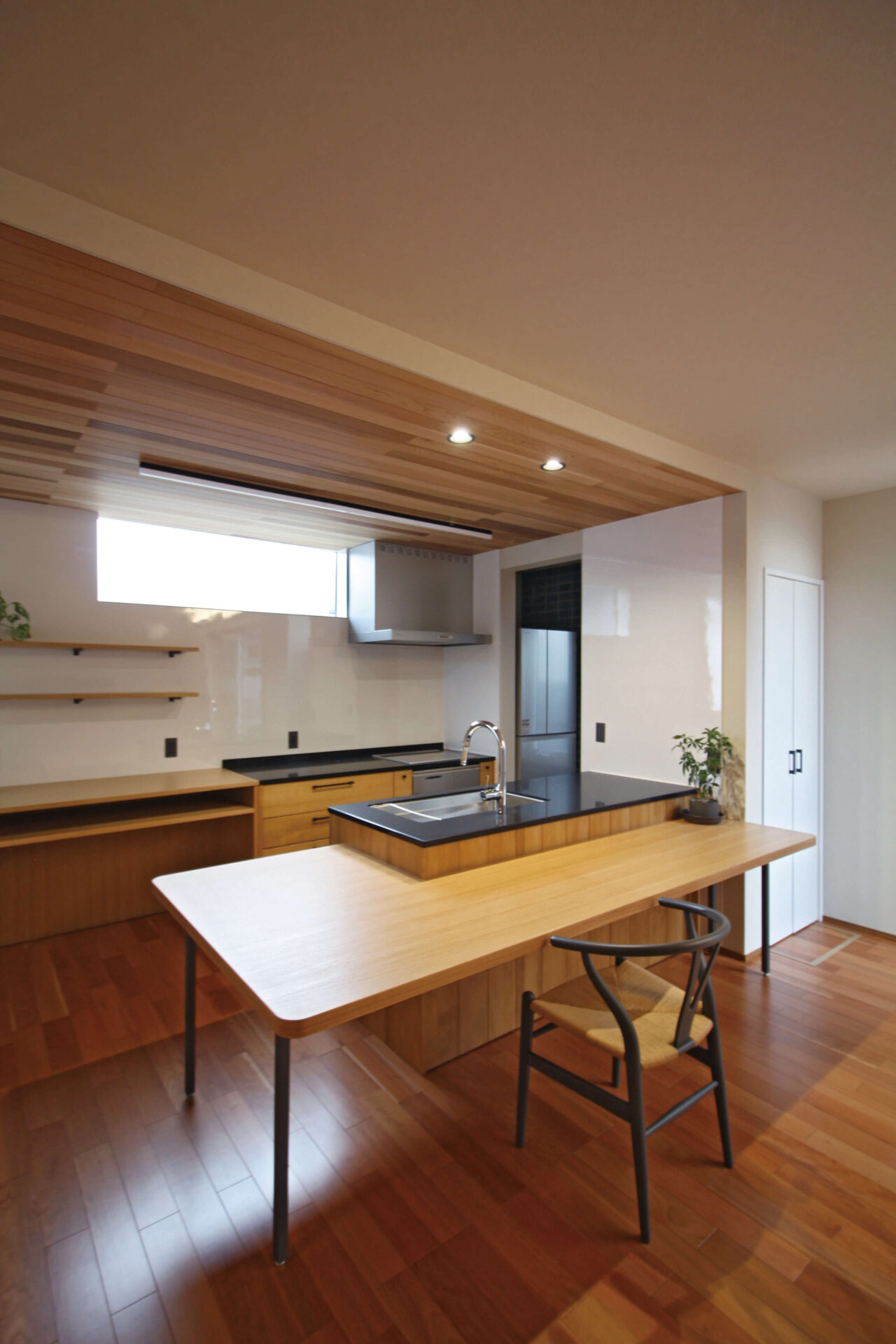 かけがえのない日々に寄り添う端正な家