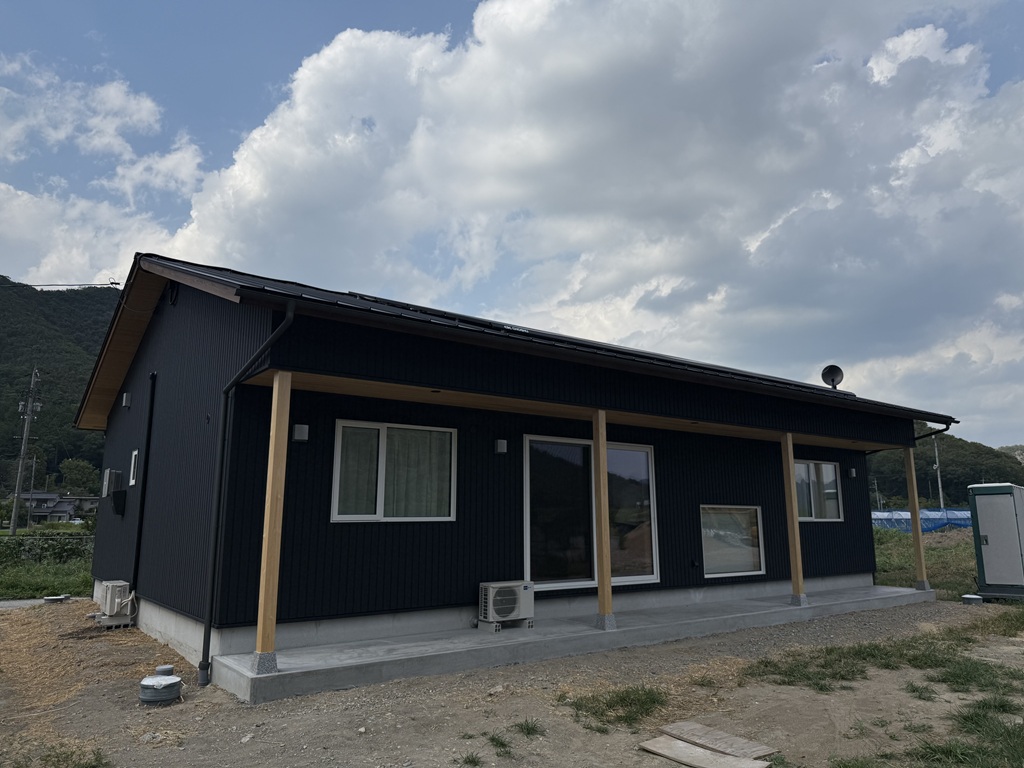 自然素材たっぷりのコンパクトな平屋を見学