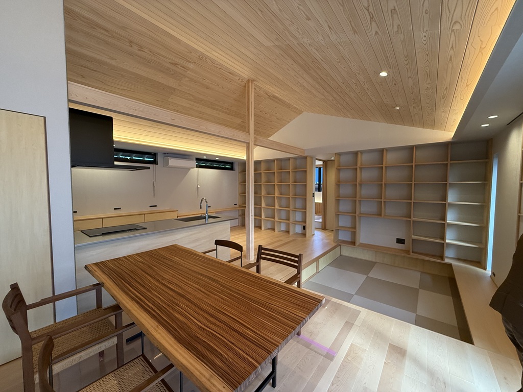 入った瞬間から圧巻の和モダンスタイル