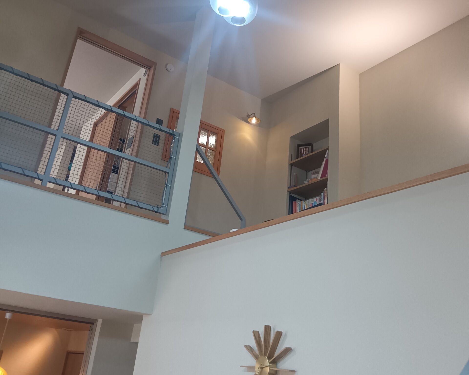 2月の冬空の下、家の中は「半袖」で吹抜リビングの2階建のお家！