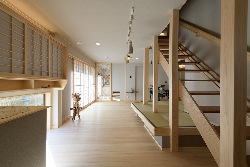 “異次元すぎる和モダン住宅”の完成見学へ